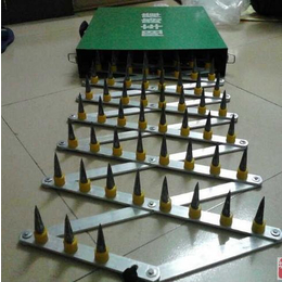 茂博橡膠減速帶廠家 道路橡膠減速帶價(jià)格規(guī)格_道路減速設(shè)備_第一槍